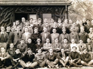 Friends ambulance trainees in 1946